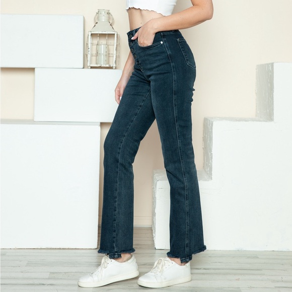 NWT Judy Blue PLUS + REG Size Burning Down Button Fly Raw Hem Straight Leg Jeans - Picture 3 of 9